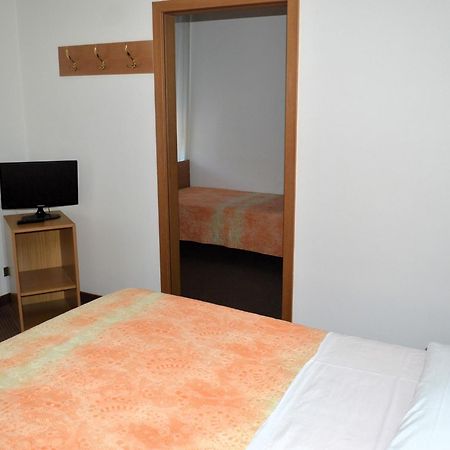 Hotel Villa Regina Levico Terme Kültér fotó