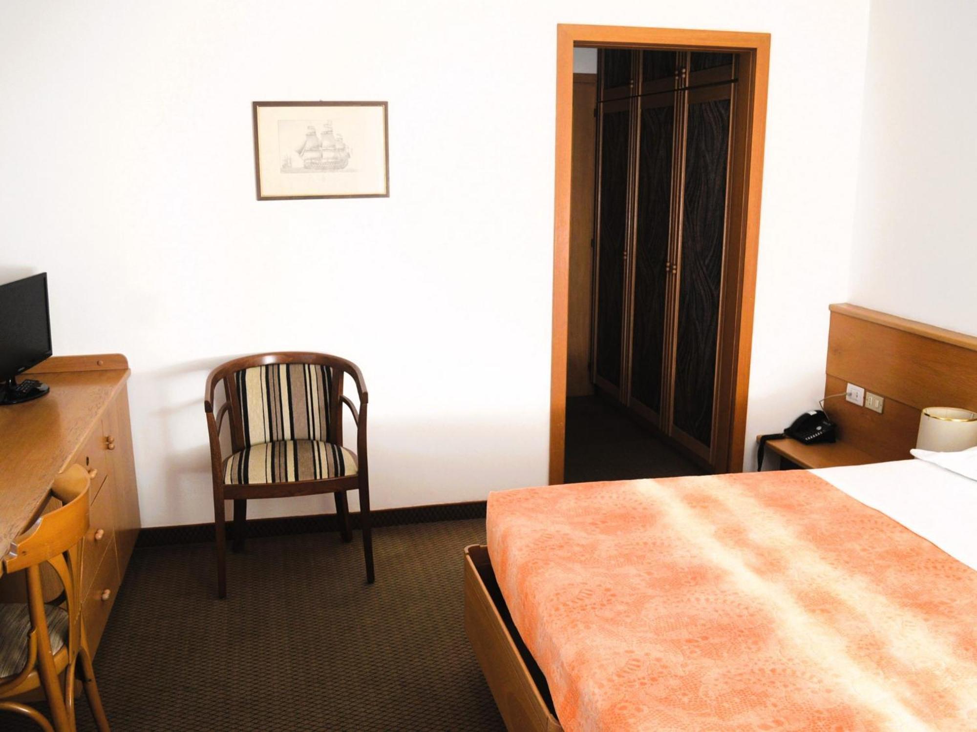 Hotel Villa Regina Levico Terme Kültér fotó