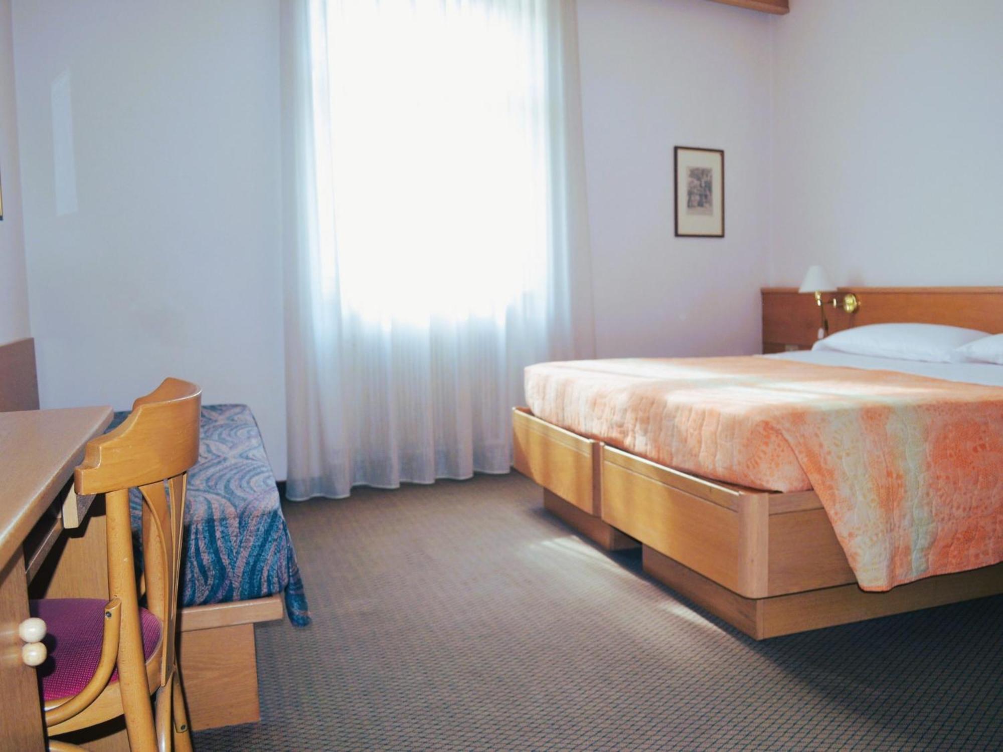 Hotel Villa Regina Levico Terme Kültér fotó