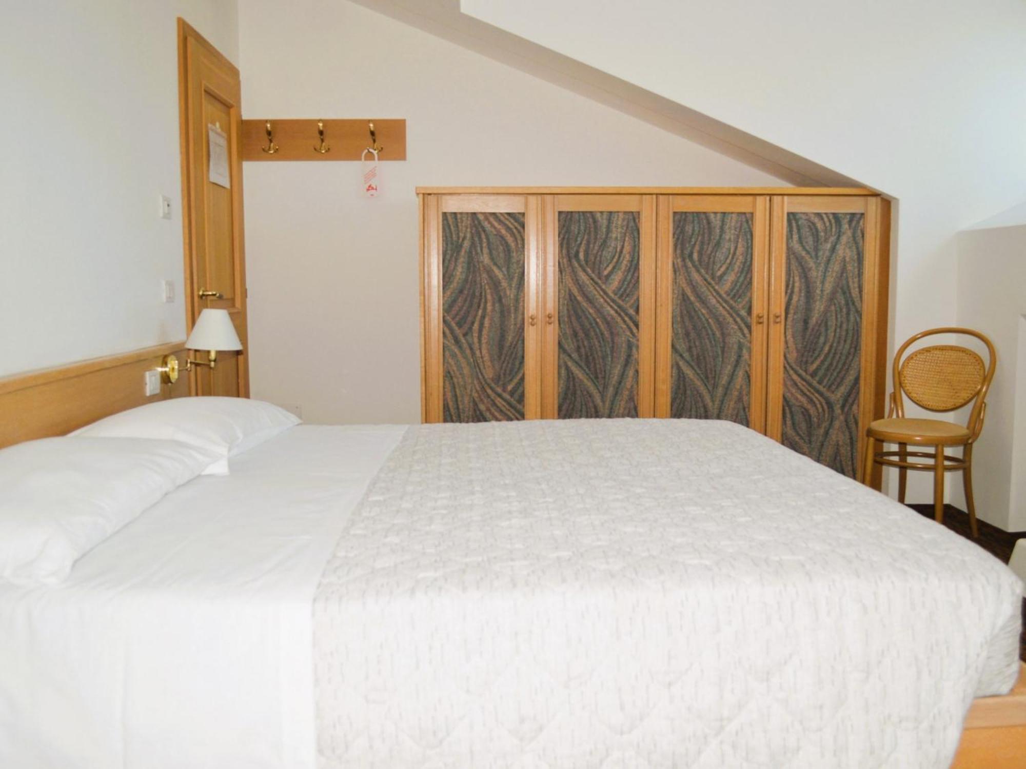 Hotel Villa Regina Levico Terme Kültér fotó