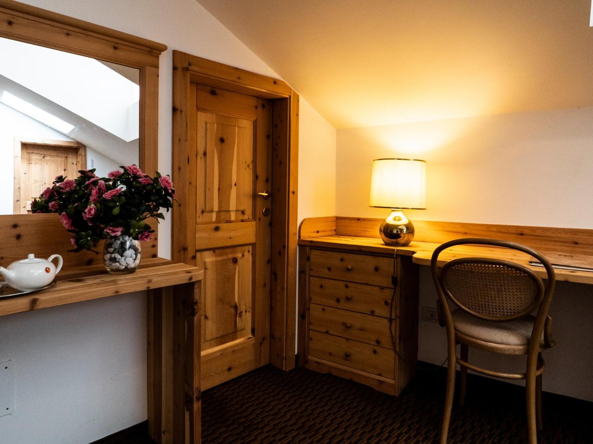 Hotel Villa Regina Levico Terme Kültér fotó