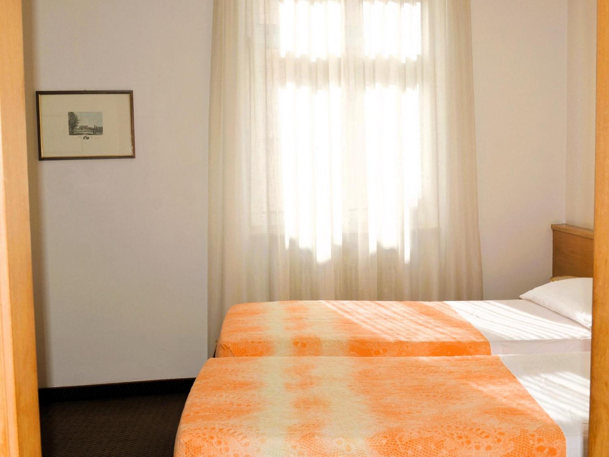 Hotel Villa Regina Levico Terme Kültér fotó