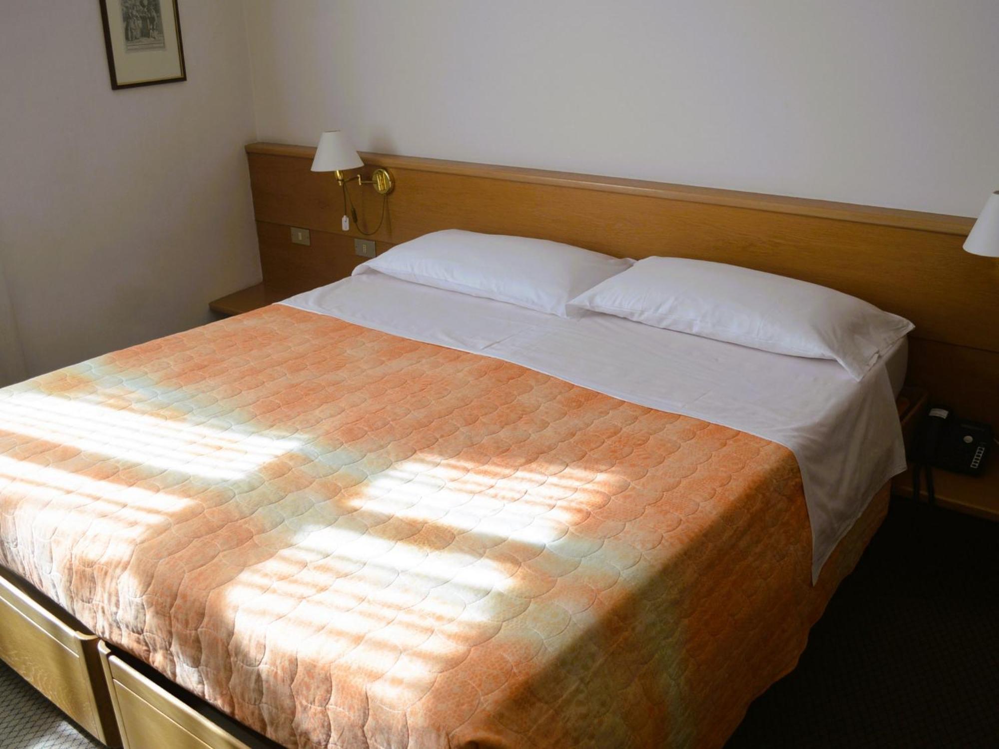 Hotel Villa Regina Levico Terme Kültér fotó
