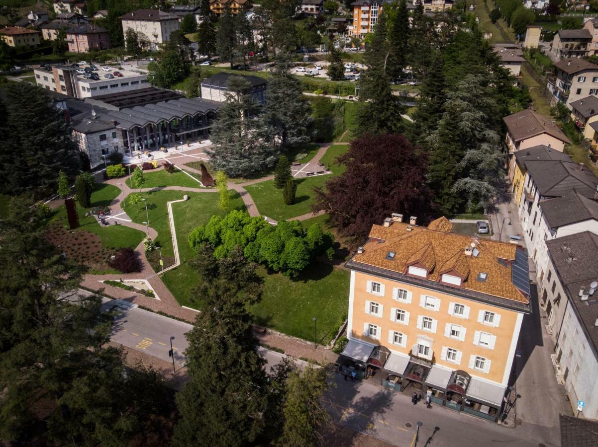Hotel Villa Regina Levico Terme Kültér fotó